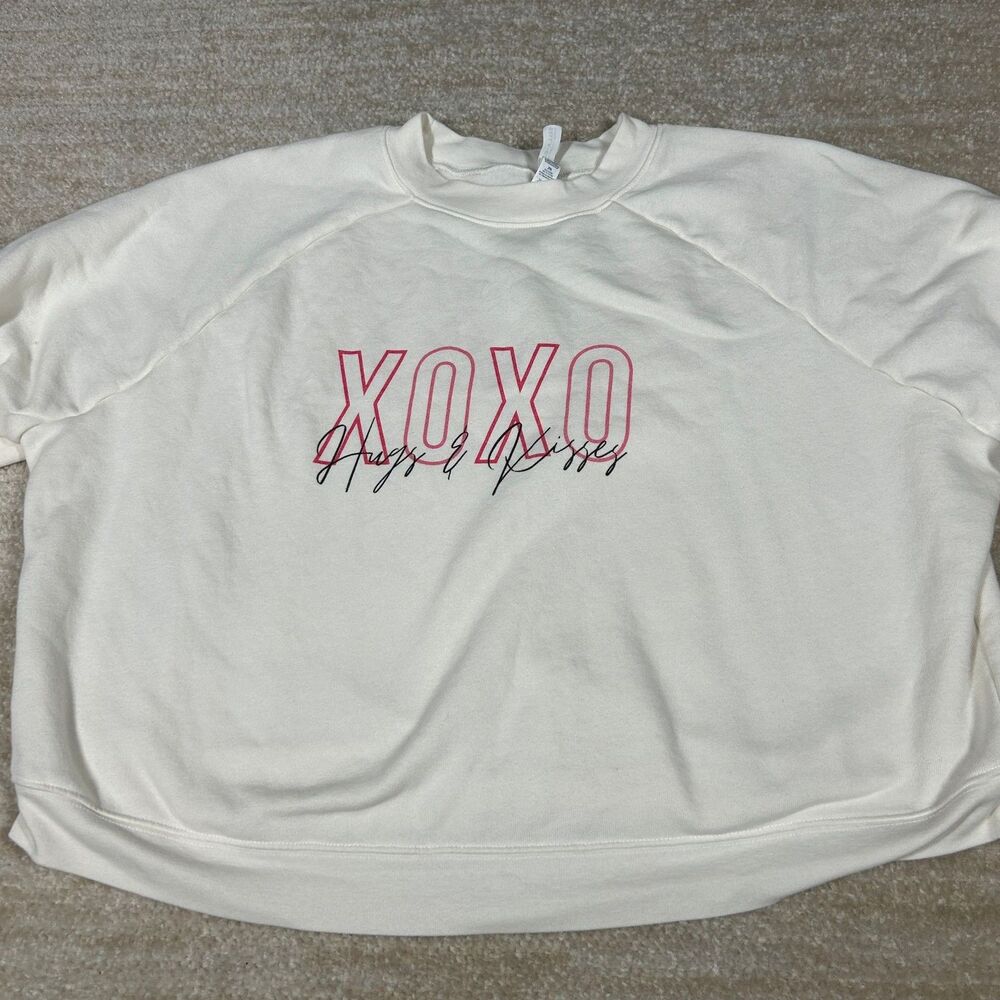 XOXO Sweatshirt Womens 2XL Cream XOXO Hugs Kisses Graphic Crewneck Pullover